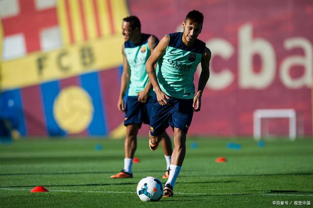 j9包含今夜巴黎圣日耳曼备战CBA常规赛，更衣室发声细节曝光，球迷炸锅，团队化学反应显著的词条